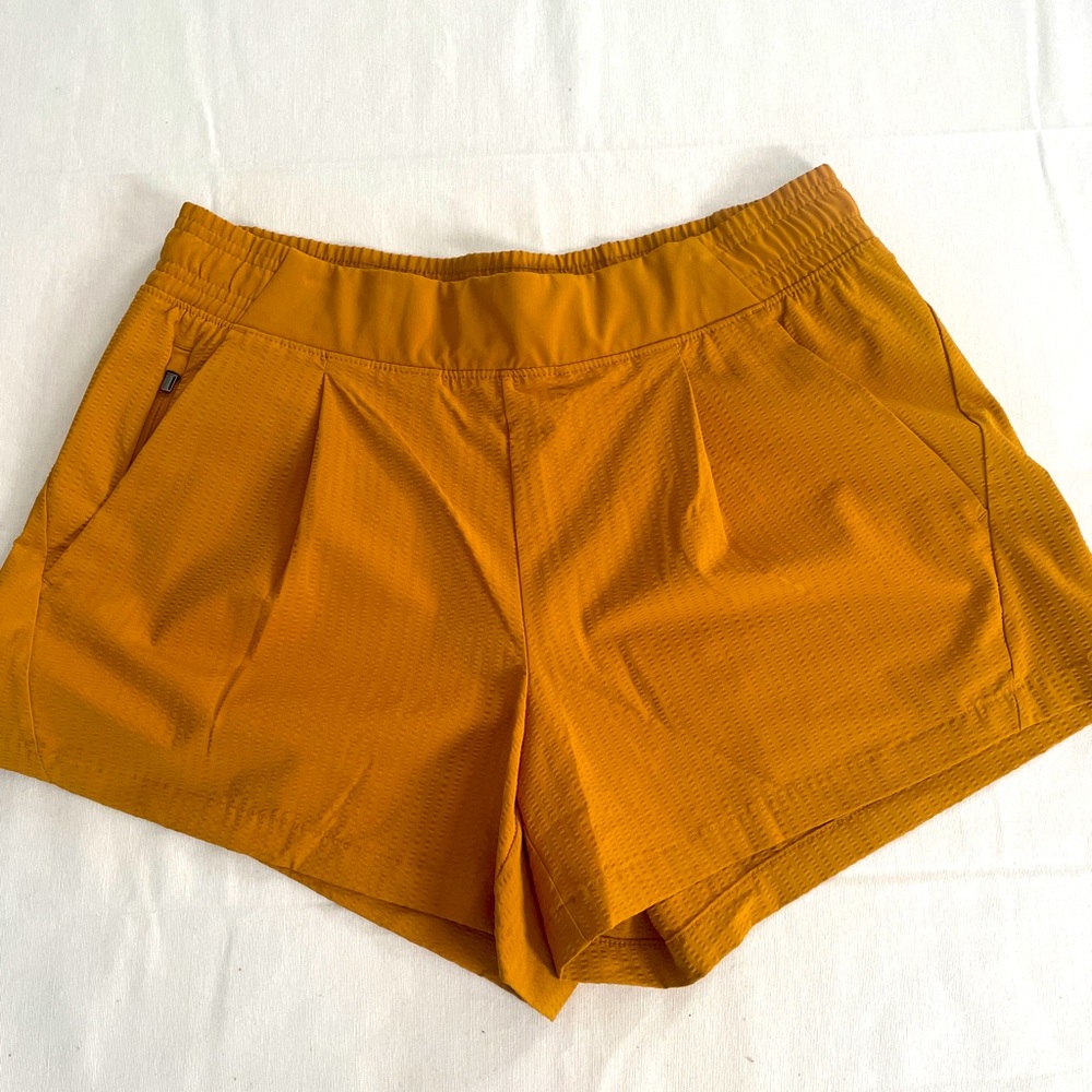 Athleta Textured Brooklyn Short